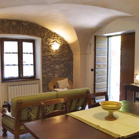 Forni Rosaia Gospodarstwo agroturystyczne Olivola (Massa and Carrara)