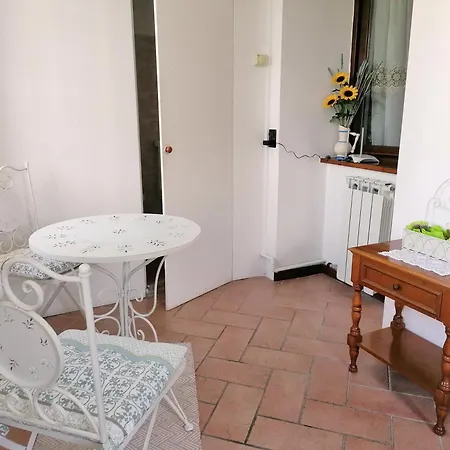 Gospodarstwo agroturystyczne Forni Rosaia Olivola (Massa and Carrara)